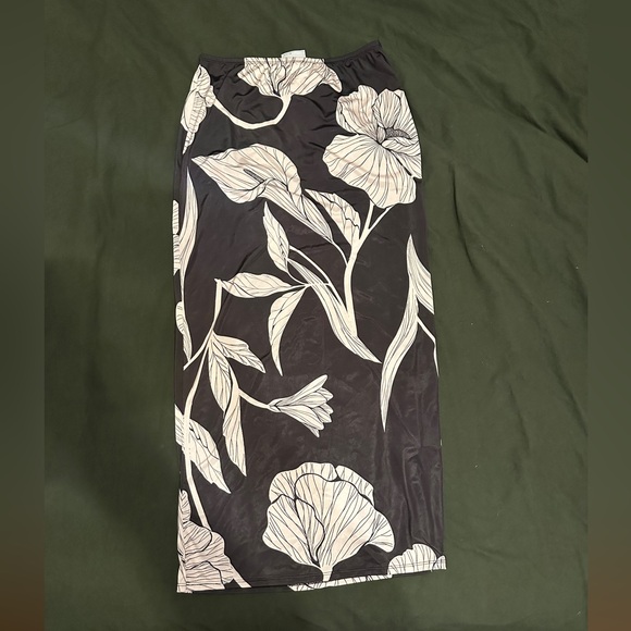 NWOT - ASOS DESIGN - Slinky Assymetric Top and Maxi Skirt Set - M - Picture 5 of 10